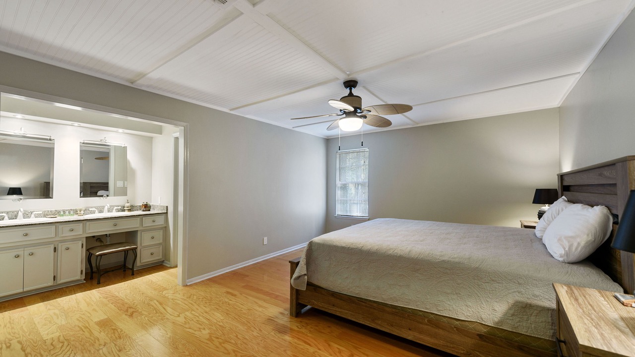Photo of Bedroom in Grogan's Mill