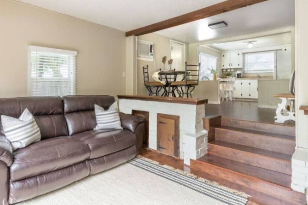 Photo of Livingroom in Cisco