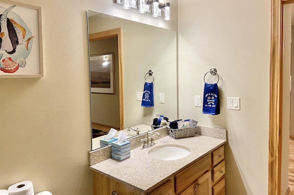Photo of Bathroom in Arkdale