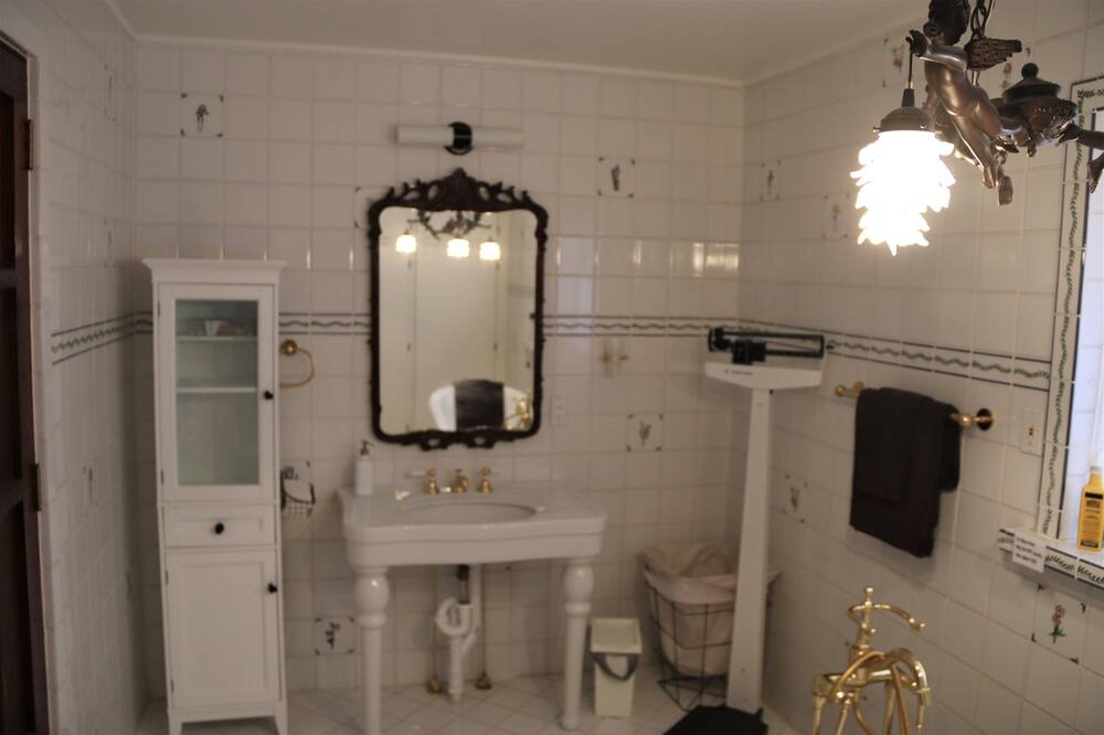 Photo of Bathroom in Saint Mary