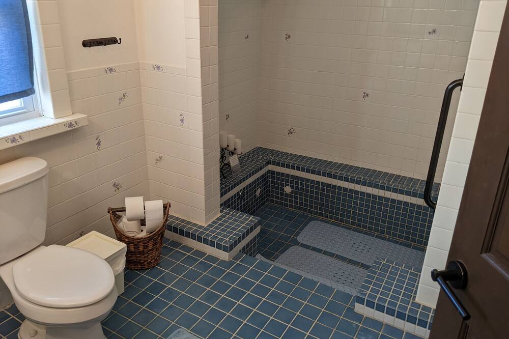 Photo of Bathroom in Saint Mary