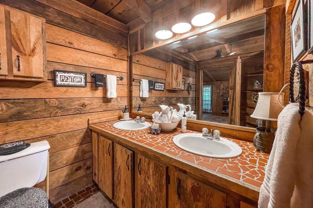 Photo of Bathroom in Valley Head