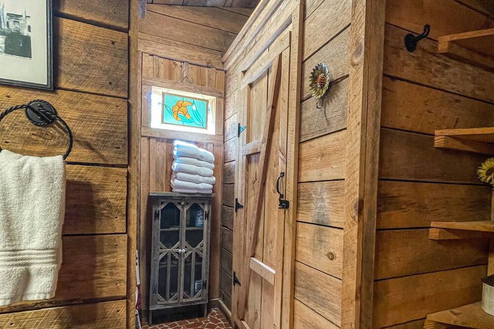 Photo of Bathroom in Valley Head