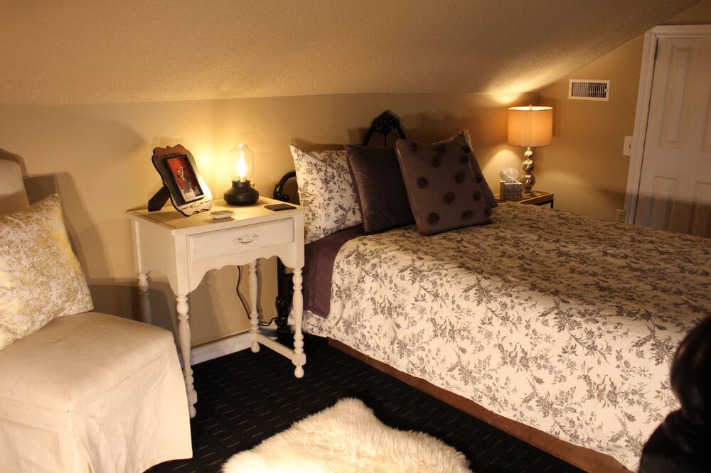 Photo of Bedroom in Dundas