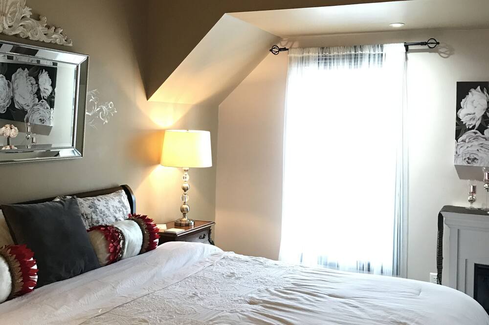Photo of Bedroom in Dundas