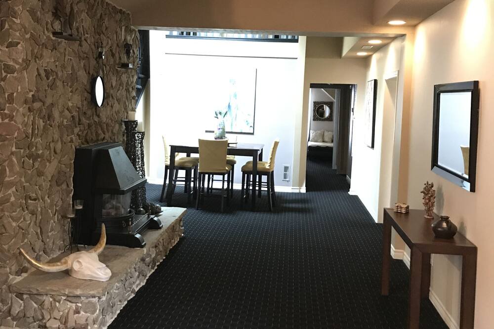 Photo of Livingroom in Dundas