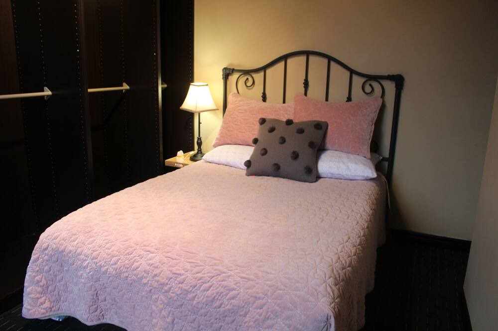 Photo of Bedroom in Dundas