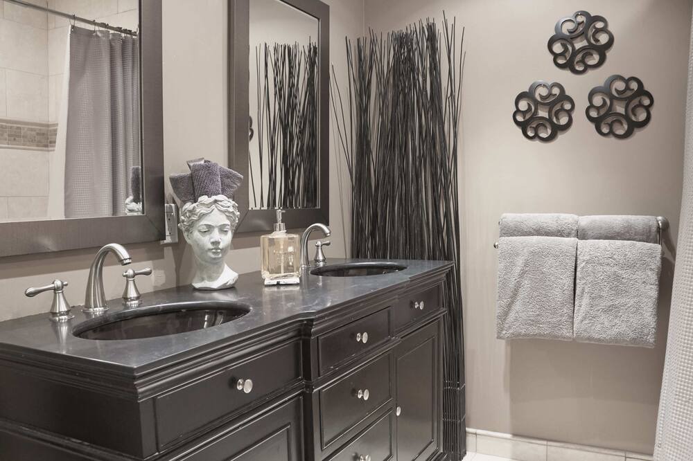 Photo of Bedroom in Dundas