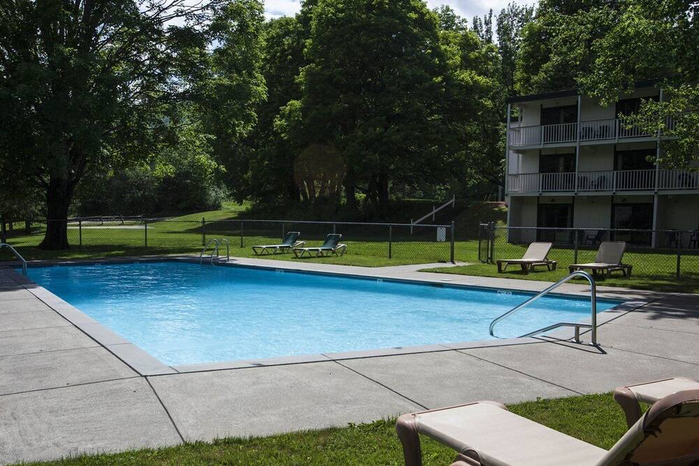 Photo of Outdoor in Warren