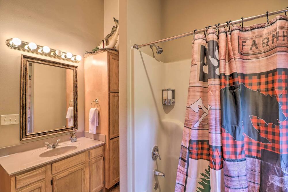 Photo of Bathroom in Higden