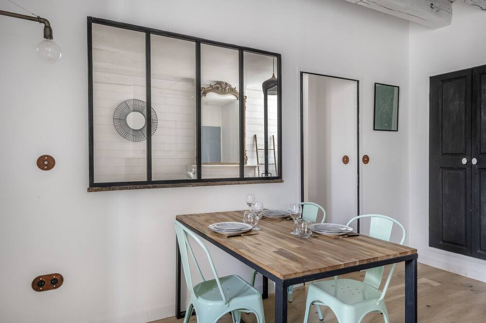 Photo of Livingroom in Graslin - Commerce