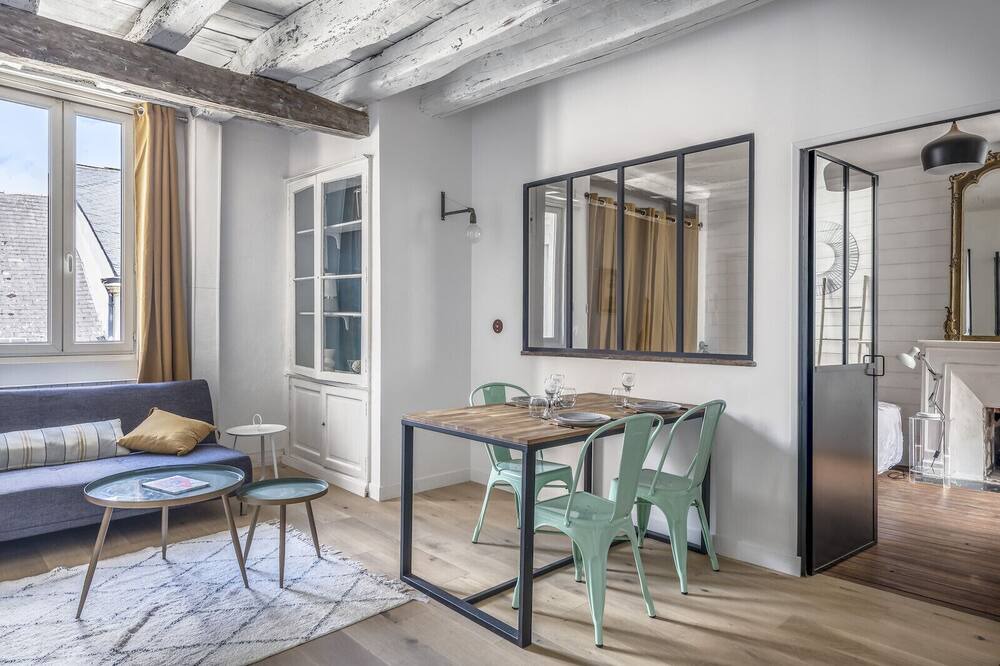 Photo of Livingroom in Graslin - Commerce