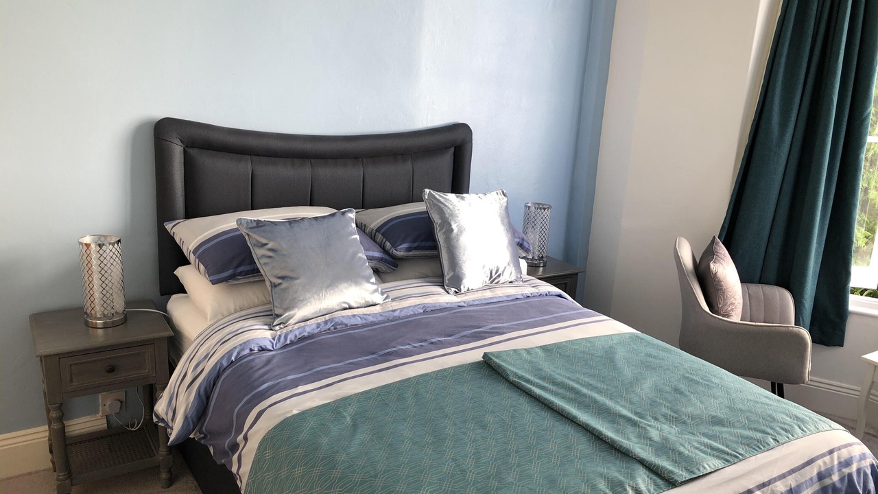 Photo of Bedroom in Roundham