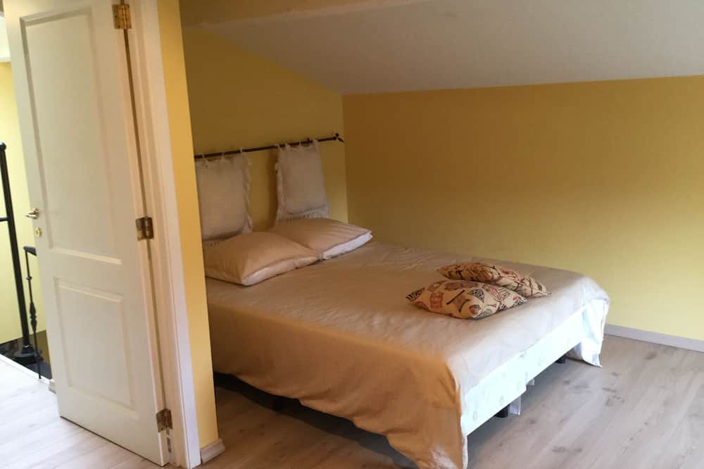 Photo of Bedroom in Saint-Pey-de-Castets
