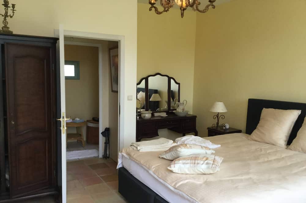 Photo of Bedroom in Saint-Pey-de-Castets