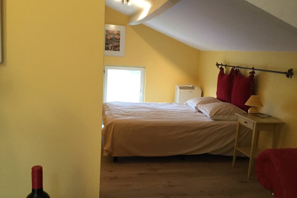 Photo of Bedroom in Saint-Pey-de-Castets