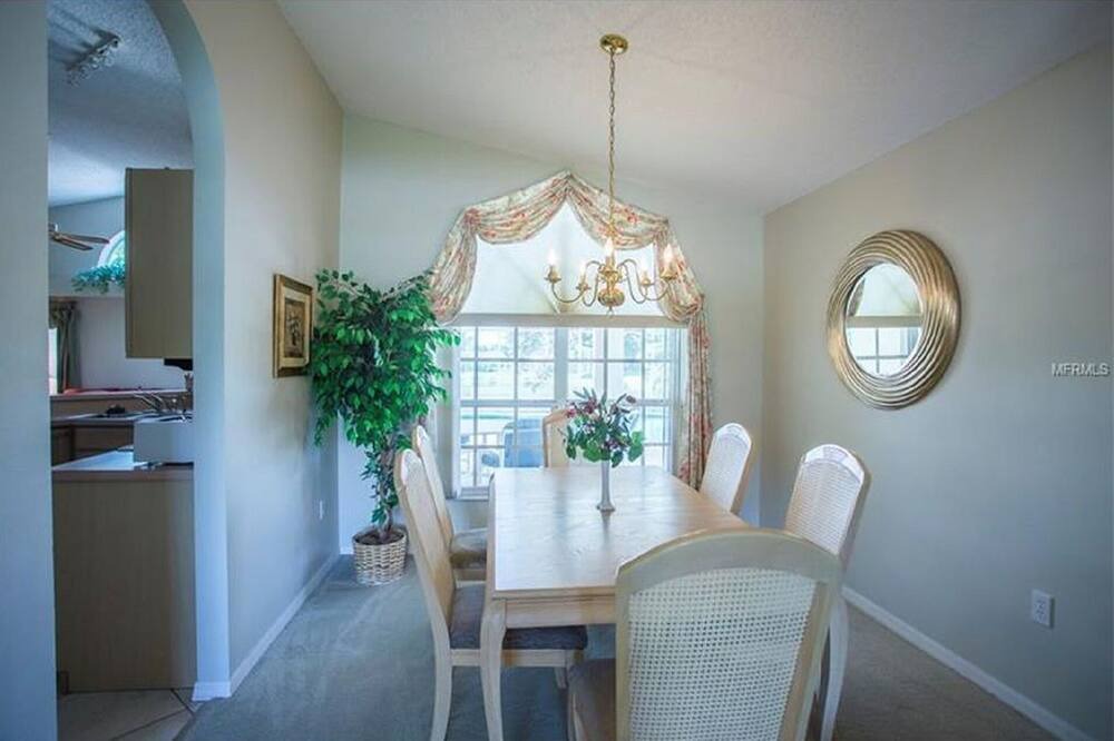 Photo of Kitchen in Bridgewater Crossing