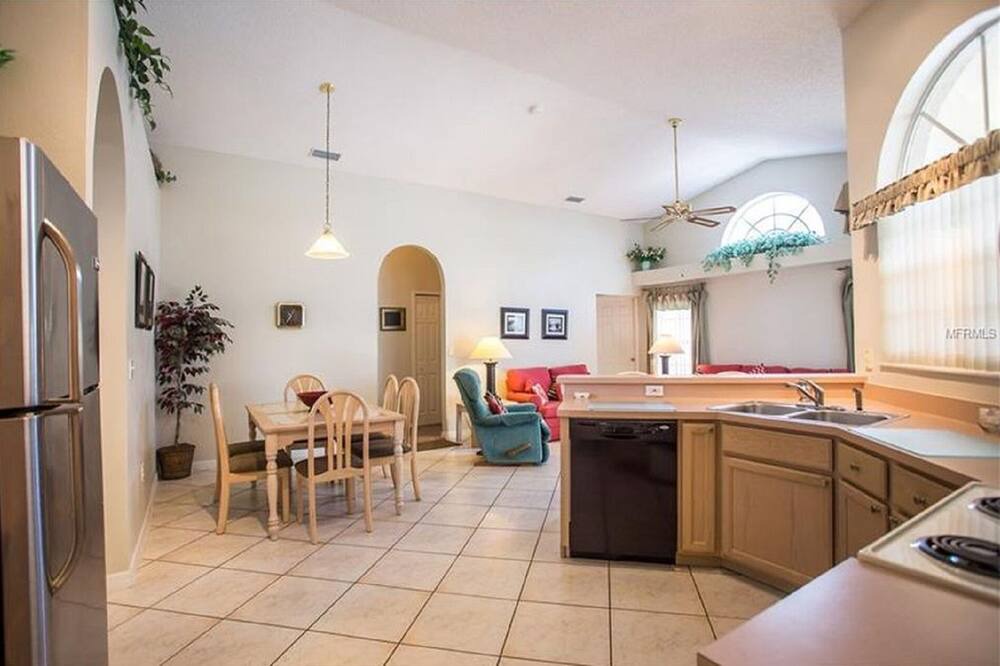 Photo of Kitchen in Bridgewater Crossing