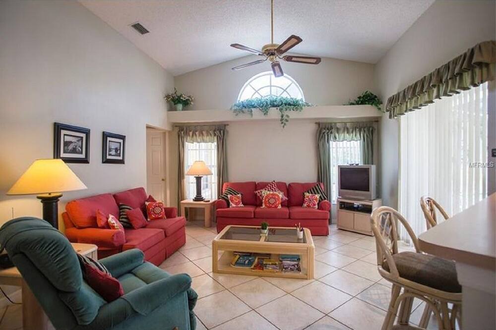 Photo of Livingroom in Bridgewater Crossing