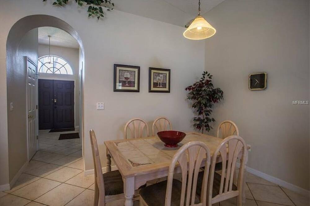 Photo of Kitchen in Bridgewater Crossing
