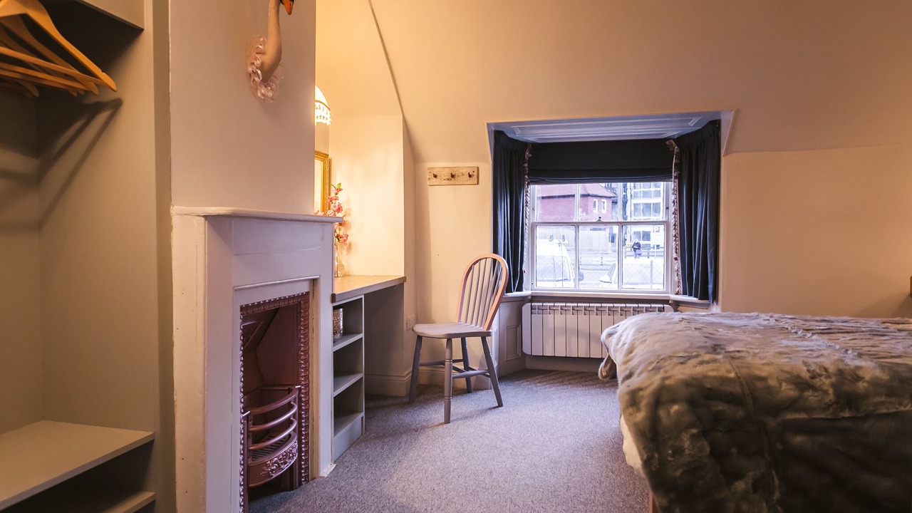 Photo of Bedroom in Godalming