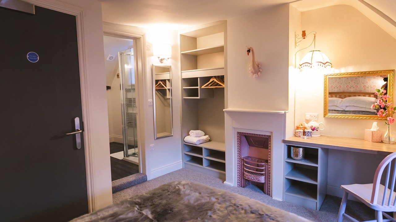 Photo of Bedroom in Godalming