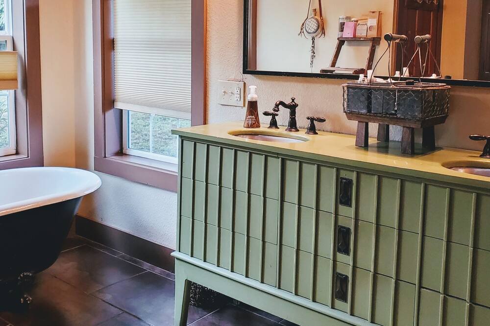 Photo of Bathroom in Madison County