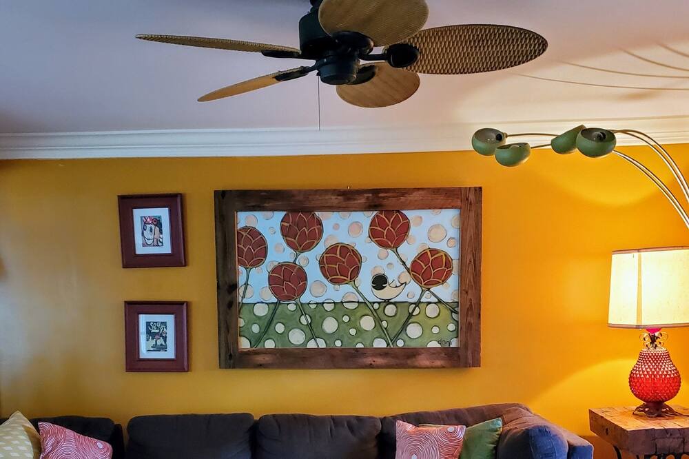 Photo of Livingroom in Madison County