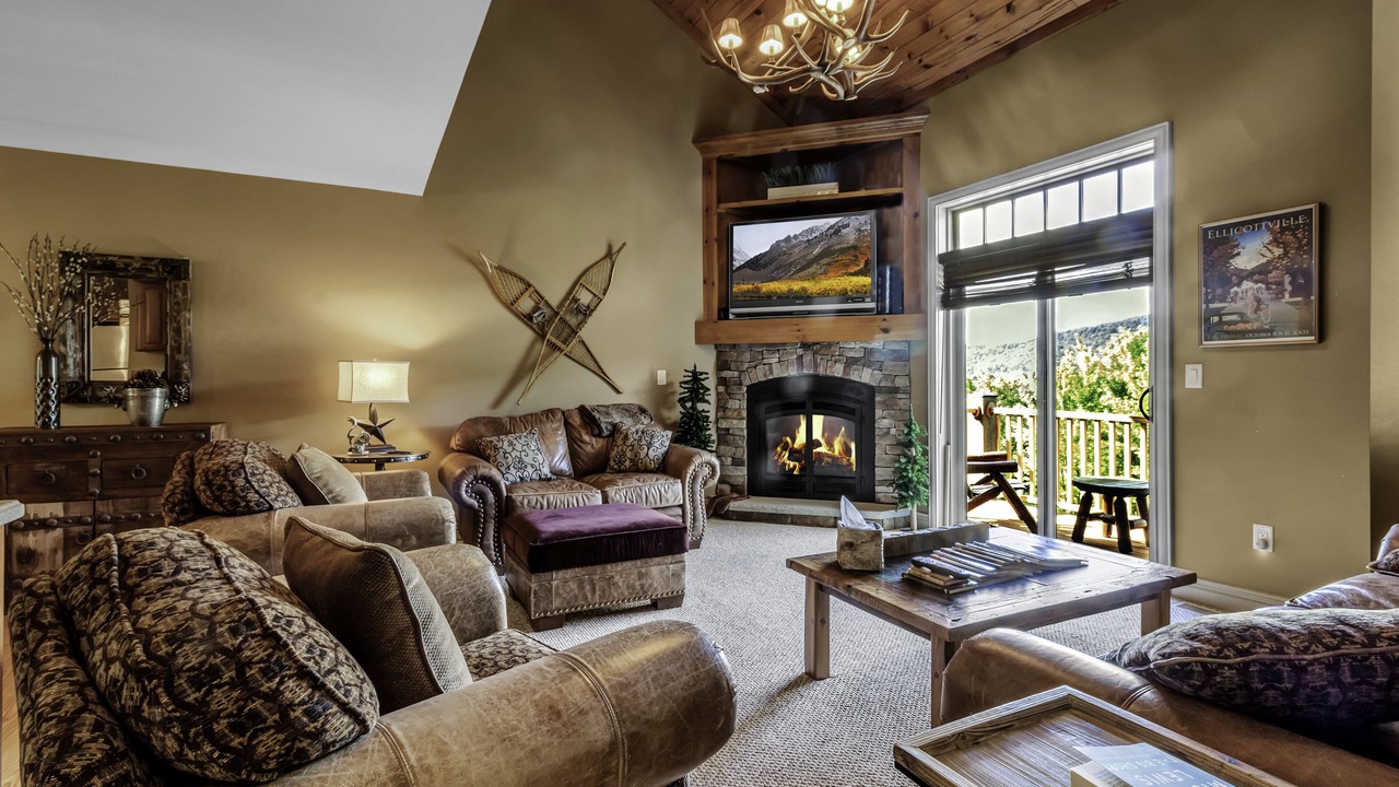 Photo of Livingroom in Ellicottville