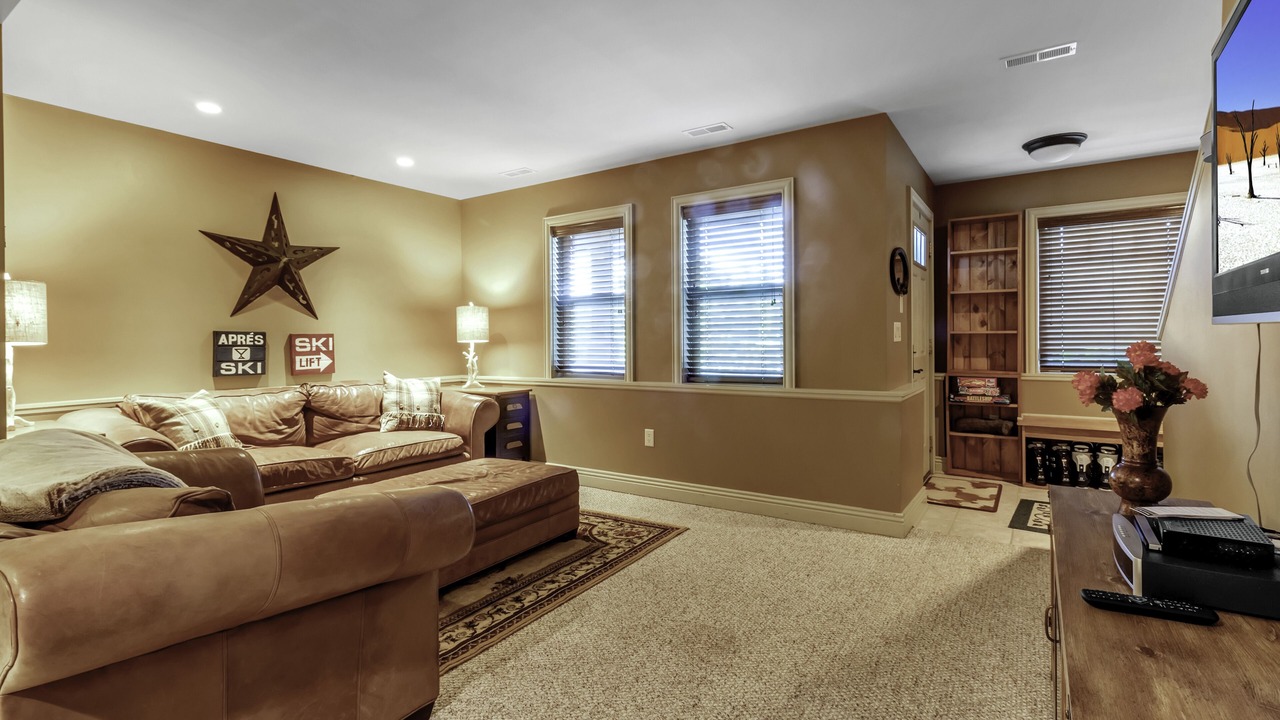 Photo of Livingroom in Ellicottville