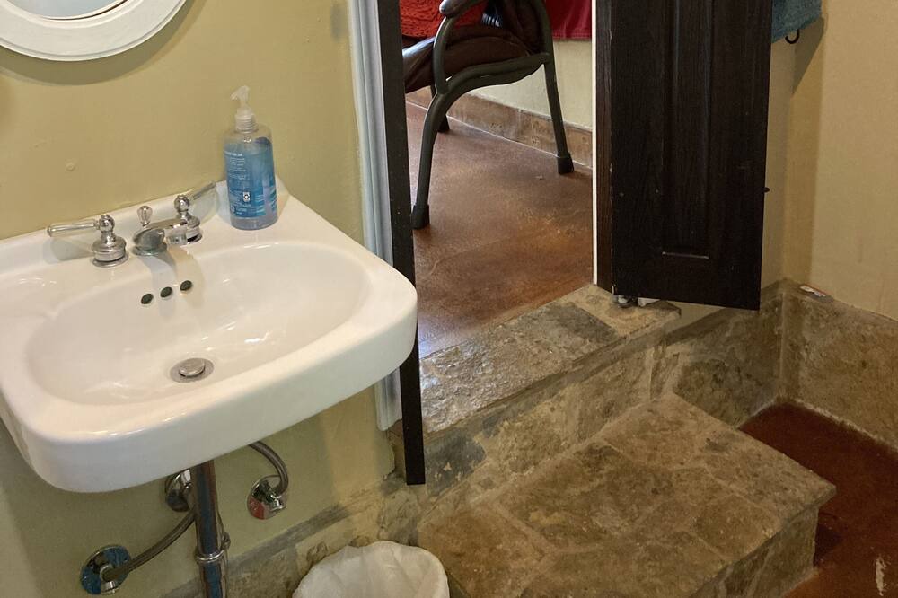 Photo of Bathroom in Round Mountain