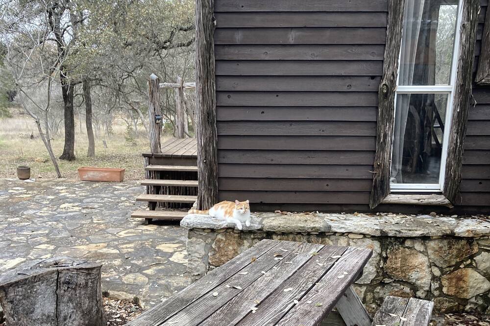 Photo of Patio Balcony in Round Mountain