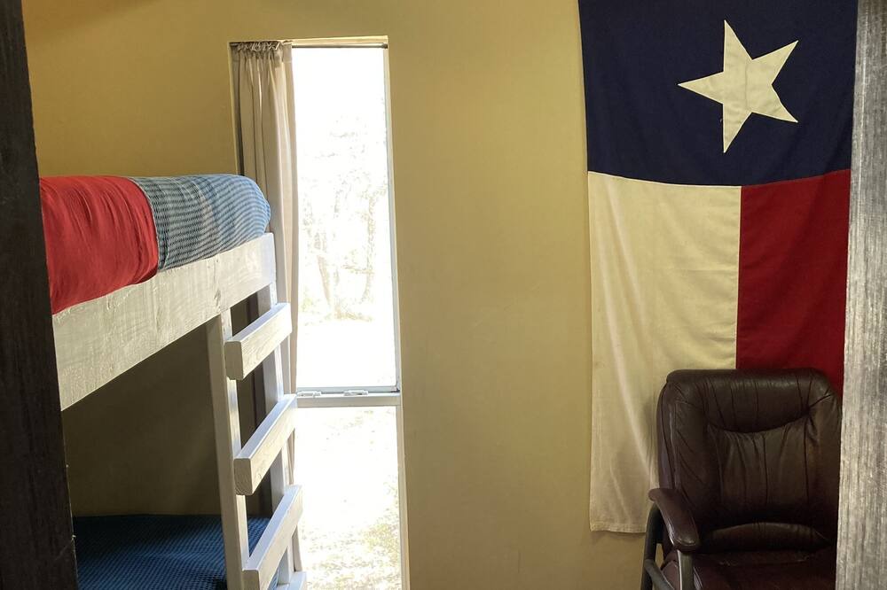 Photo of Bedroom in Round Mountain
