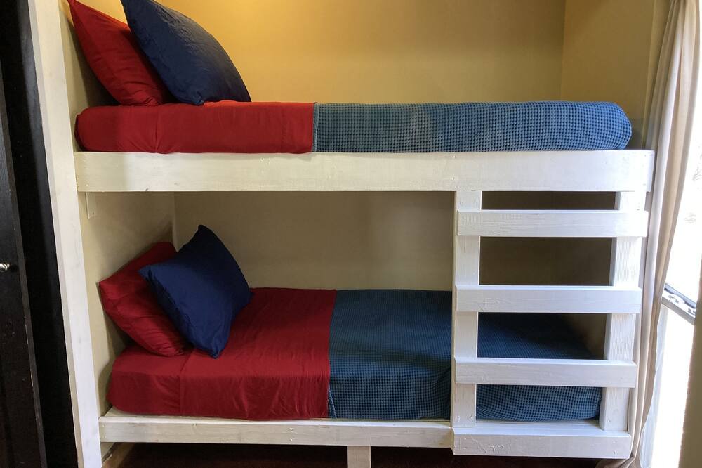 Photo of Bedroom in Round Mountain