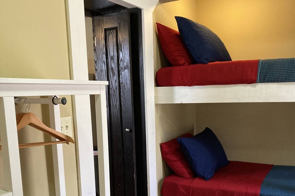 Photo of Bedroom in Round Mountain