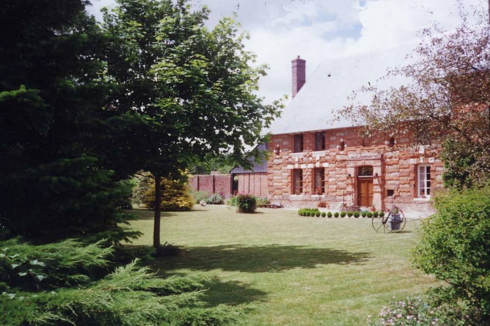 Photo of Outdoor in La Chapelle-du-Bourgay