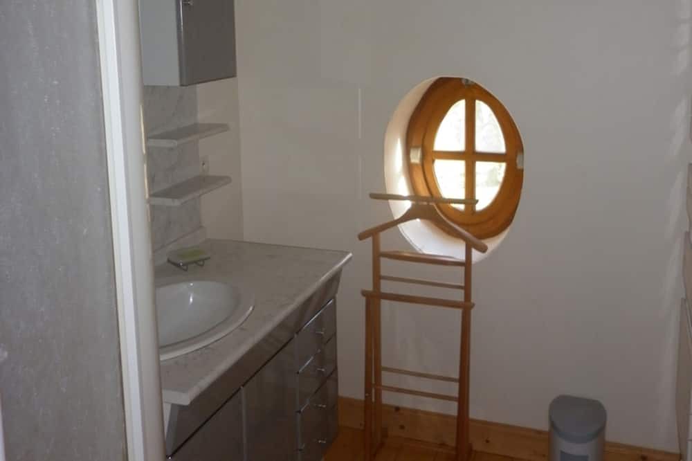 Photo of Bathroom in La Chapelle-du-Bourgay