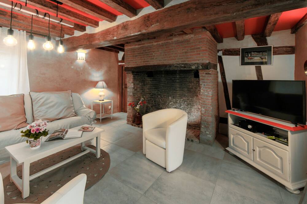 Photo of Livingroom in Saint-Saens