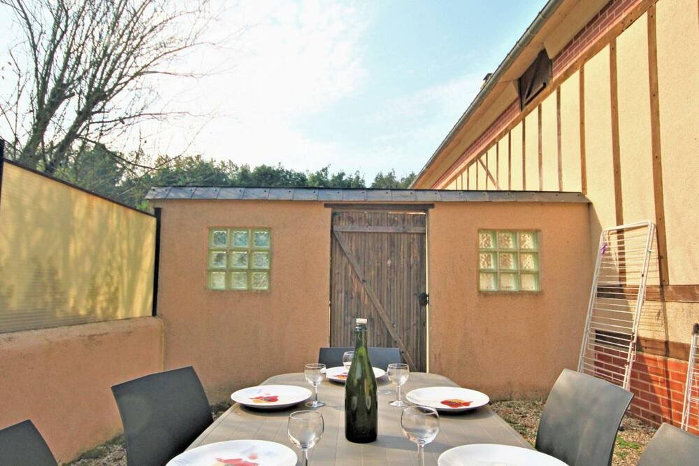 Photo of Patio Balcony in Saint-Sauveur-d'Emalleville
