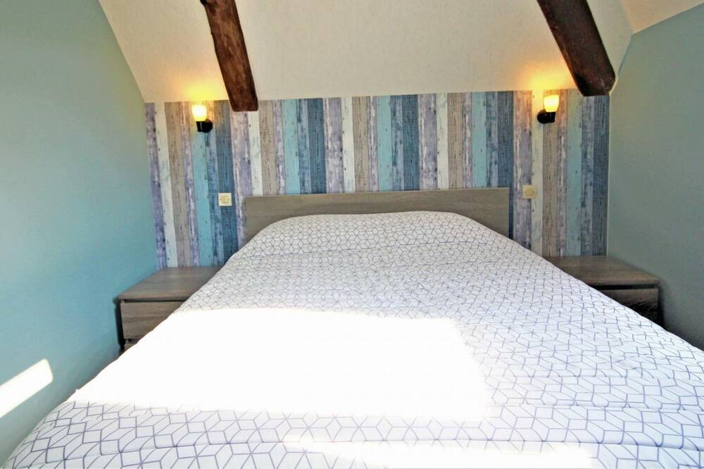Photo of Bedroom in Saint-Sauveur-d'Emalleville