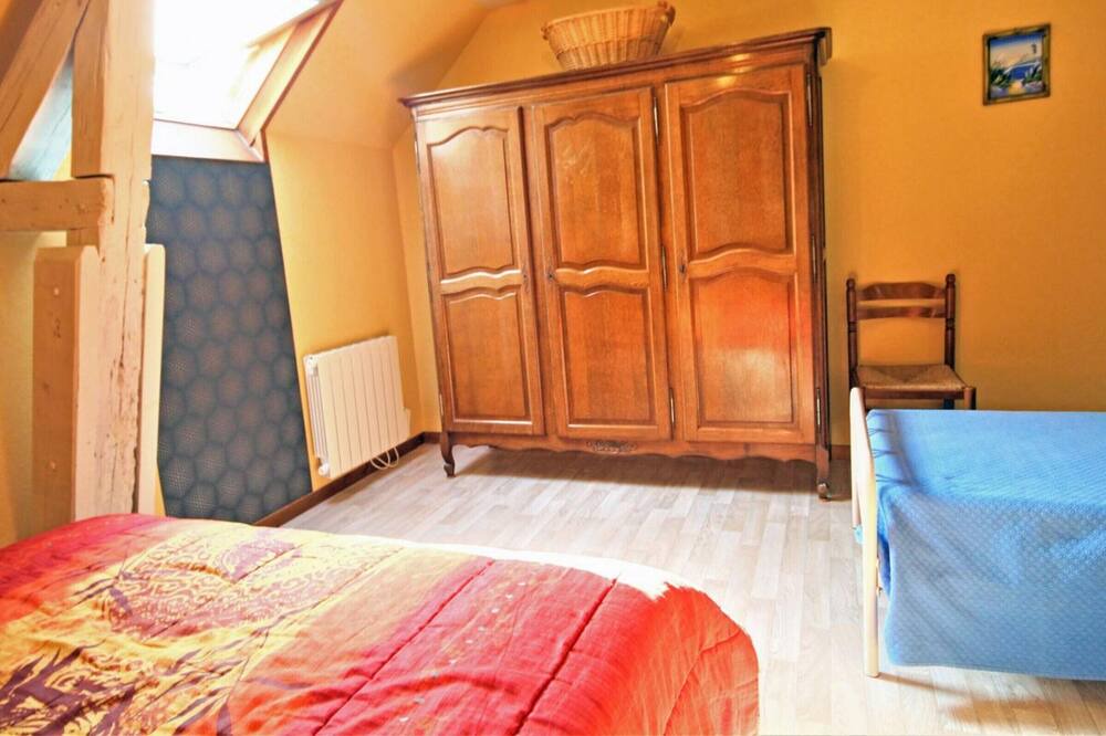Photo of Bedroom in Saint-Sauveur-d'Emalleville