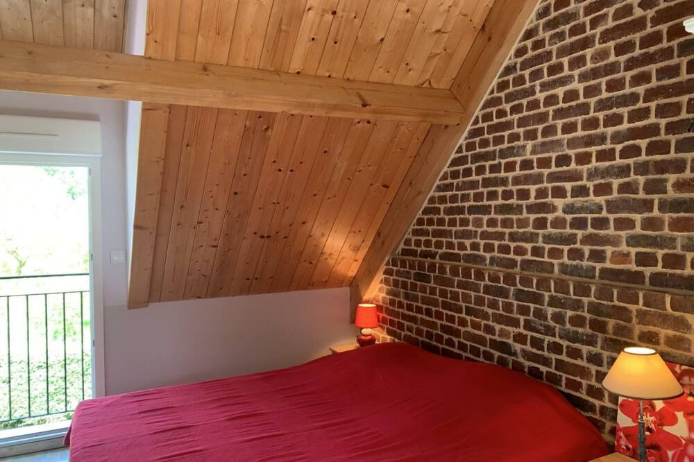 Photo of Bedroom in Saint-Vaast-Dieppedalle