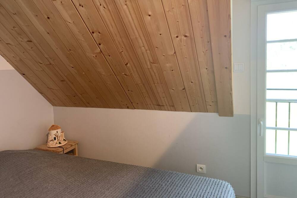 Photo of Bedroom in Saint-Vaast-Dieppedalle