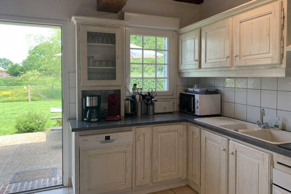 Photo of Kitchen in Saint-Vaast-Dieppedalle