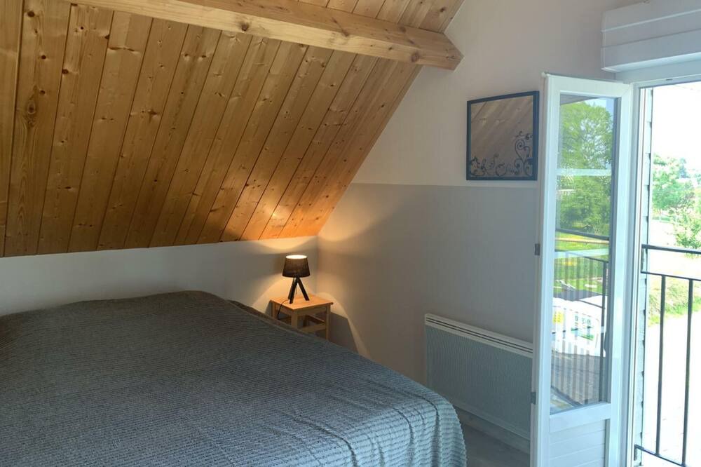 Photo of Bedroom in Saint-Vaast-Dieppedalle
