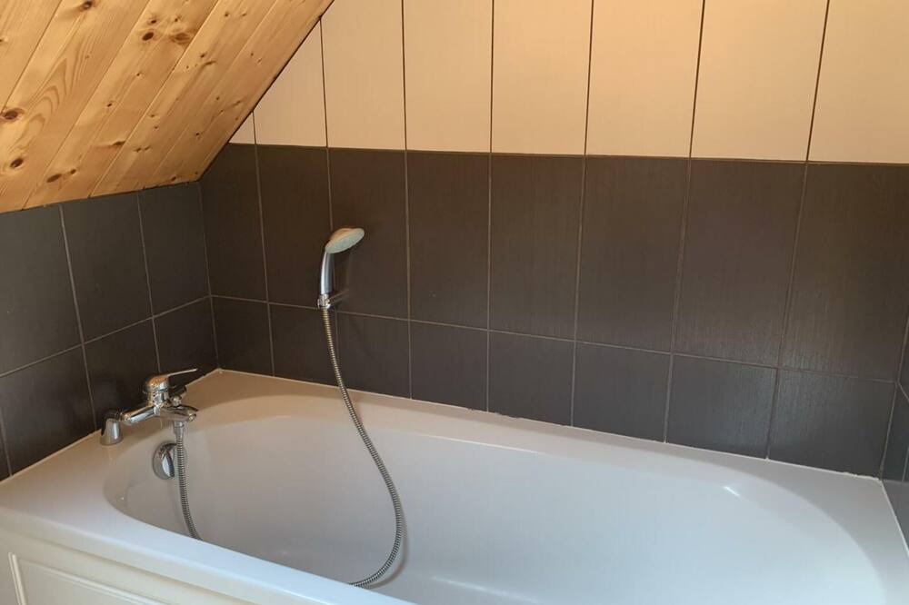 Photo of Bathroom in Saint-Vaast-Dieppedalle
