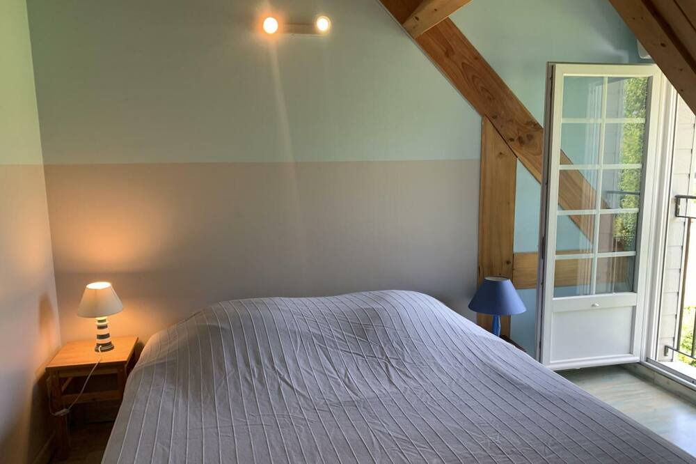 Photo of Bedroom in Saint-Vaast-Dieppedalle