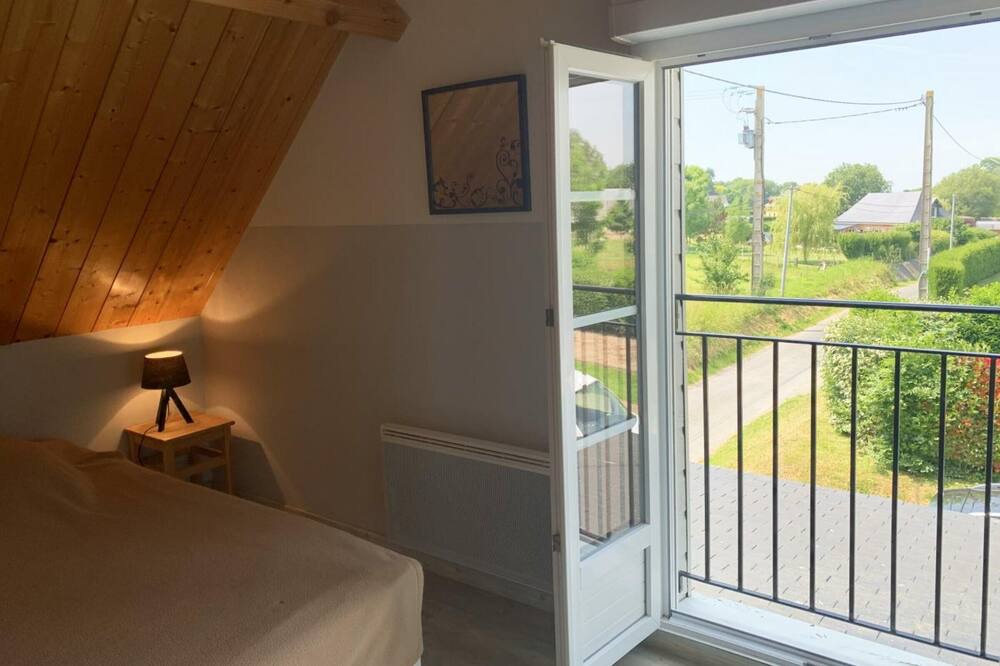 Photo of Bedroom in Saint-Vaast-Dieppedalle