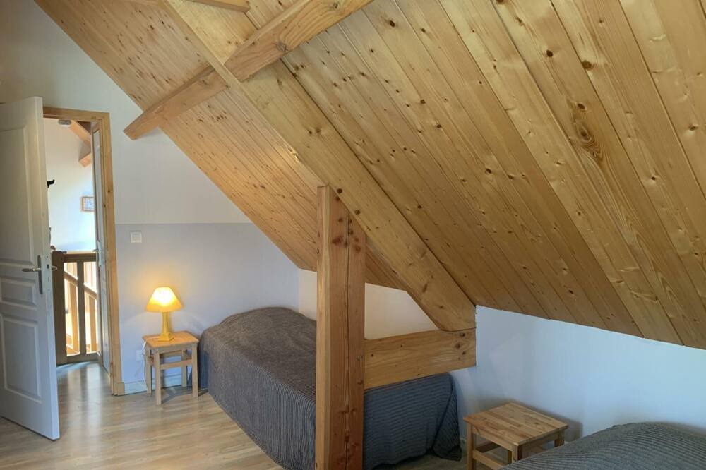 Photo of Bedroom in Saint-Vaast-Dieppedalle