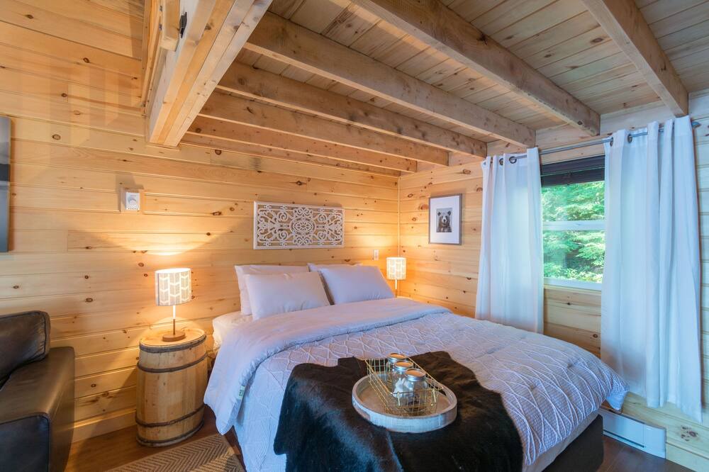 Photo of Bedroom in Lunenburg County